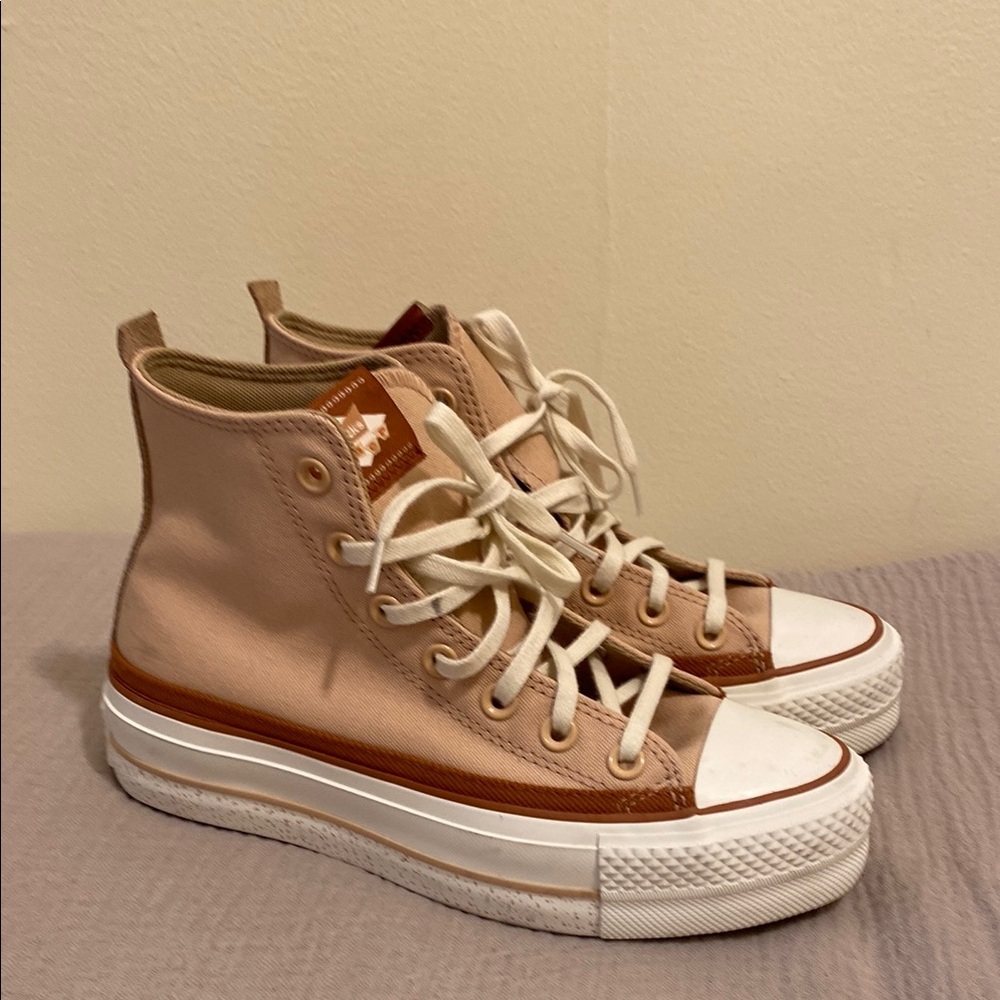 Converse High-Top Sneakers in Blush Pink and Brown Trim. Size 6